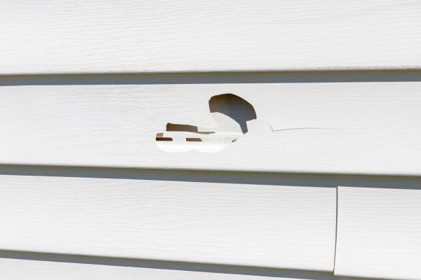 Cost of White Vinyl Siding Repair in Sterling